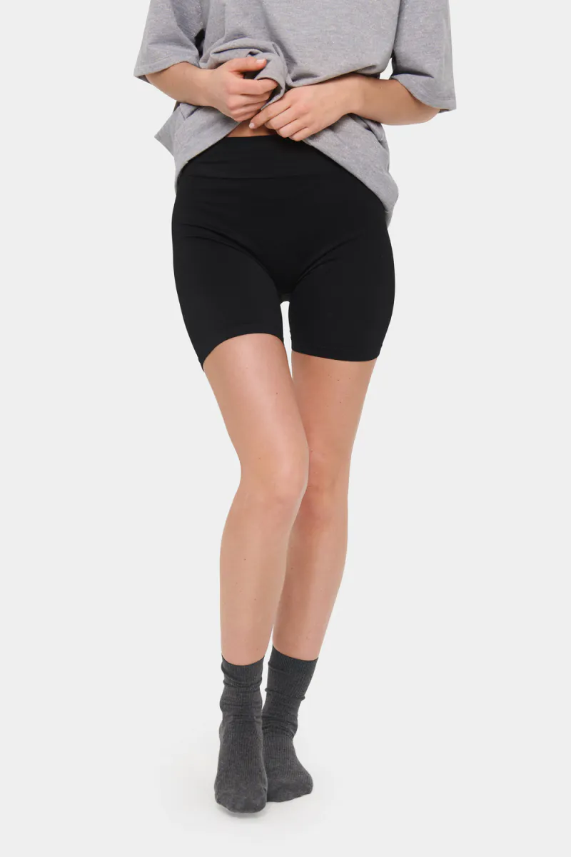 Ninna Microfiber Shorts, Black