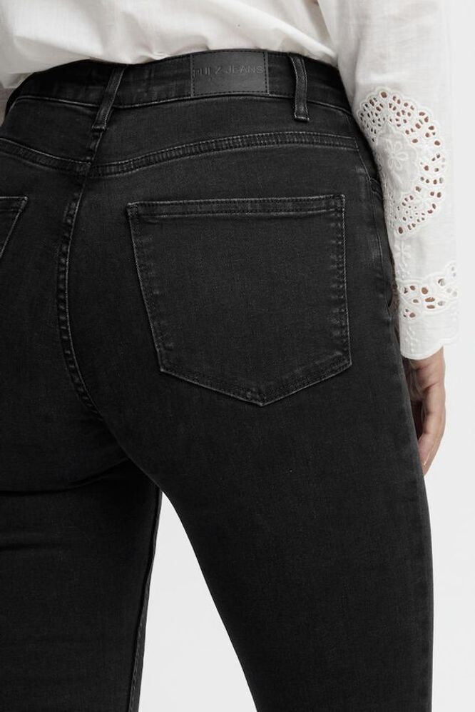 Becca UHW Bootcut Leg, Black Denim